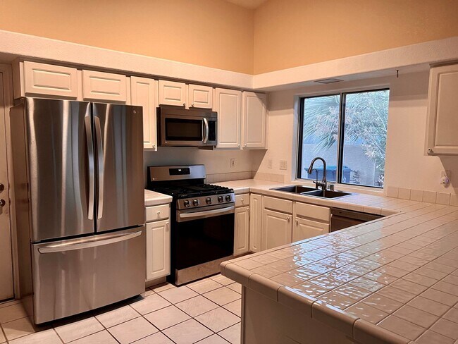 816 Argenta Ct in Henderson, NV - Building Photo - Building Photo