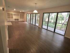 90 Moree Loop, Unit 16 in Winter Springs, FL - Building Photo - Building Photo