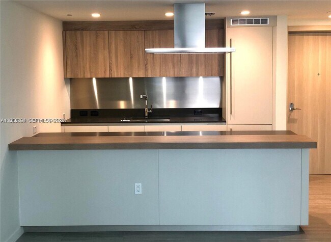 property at 1000 Brickell Plaza