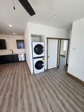 215 E 5th S in Sugar City, ID - Foto de edificio - Building Photo