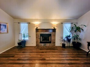 421 Nordstrom Avenue in El Paso, TX - Foto de edificio - Building Photo