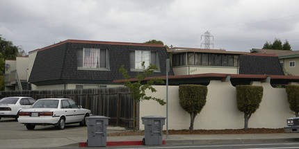 2031 Fairway Dr in San Leandro, CA - Building Photo - Building Photo