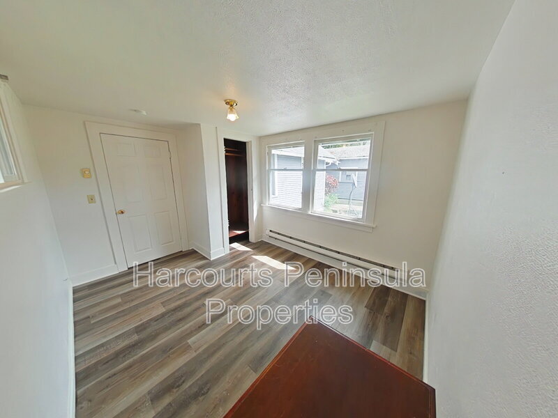 706 1/2 8th St in Bremerton, WA - Building Photo