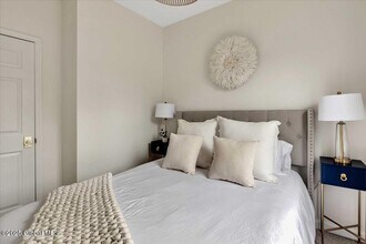 146 Washington St-Unit -3 in Saratoga Springs, NY - Foto de edificio - Building Photo