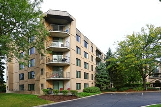 Elm Creek in Elmhurst, IL - Building Photo - Building Photo