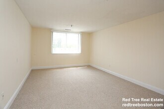 1079 Commonwealth Ave in Boston, MA - Foto de edificio - Building Photo