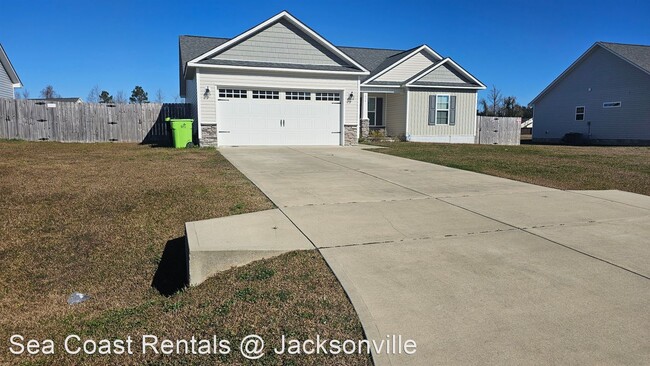 314 Bubbling Brook Ln in Jacksonville, NC - Foto de edificio - Building Photo