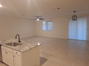 945 W Calle Alta Curva in Tucson, AZ - Building Photo - Building Photo
