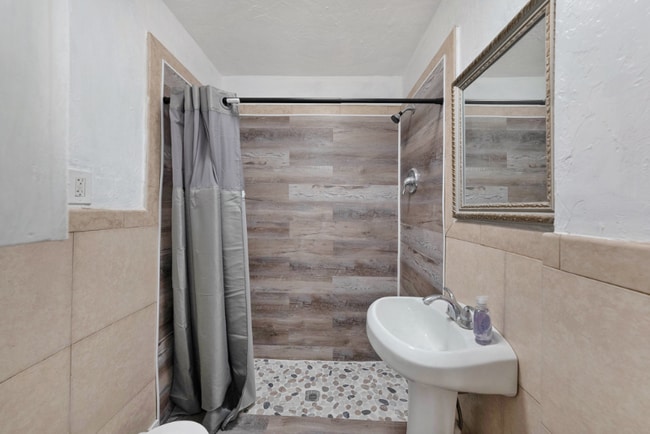 3216 71st Ave N in St. Petersburg, FL - Building Photo - Building Photo