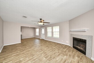 3919 Vauxhall Dr S, Unit 1006 in Houston, TX - Building Photo - Building Photo