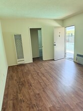 1516 Rock Glen Ave in Glendale, CA - Building Photo - Building Photo