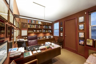 25 E 69th St in New York, NY - Building Photo - Interior Photo