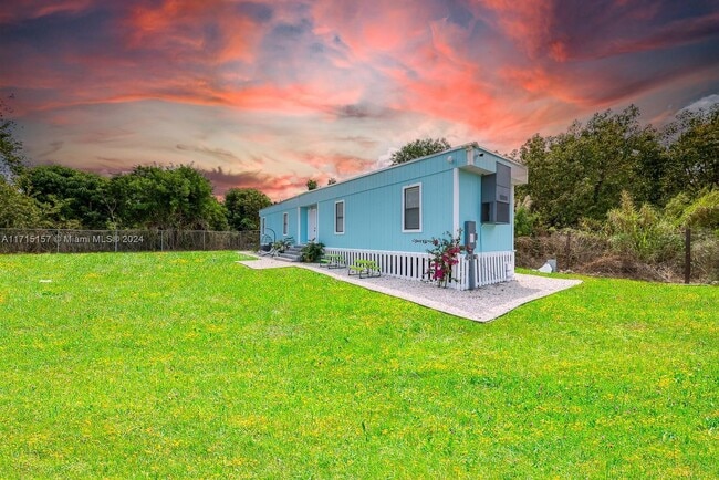 3640 SW 22nd St in Miami, FL - Building Photo - Building Photo
