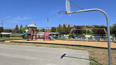 2525 Flosden Rd in American Canyon, CA - Foto de edificio - Building Photo