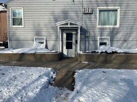 306 5th St NW, Unit 306 in Valley City, ND - Building Photo