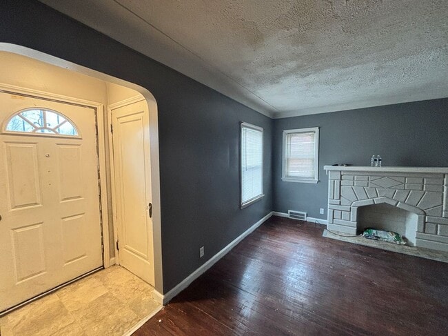 15596 Eastwood St in Detroit, MI - Foto de edificio - Building Photo