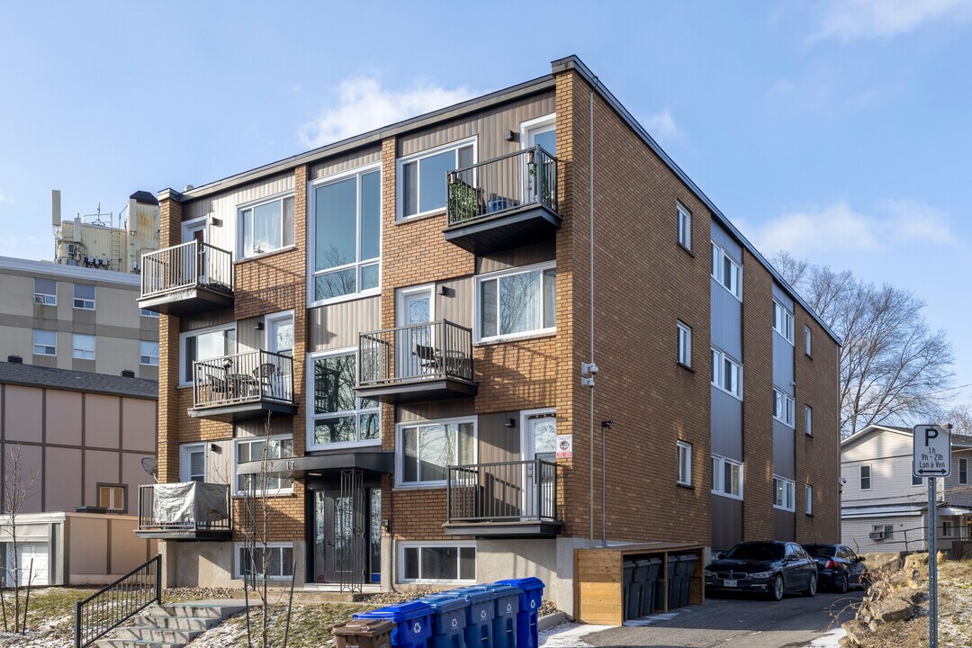 17 Boucherville St in Gatineau, QC - Building Photo