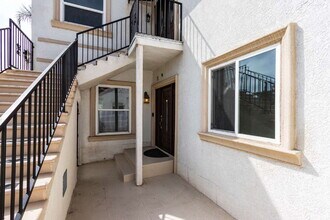 1215 S Longwood Ave in Los Angeles, CA - Building Photo - Building Photo