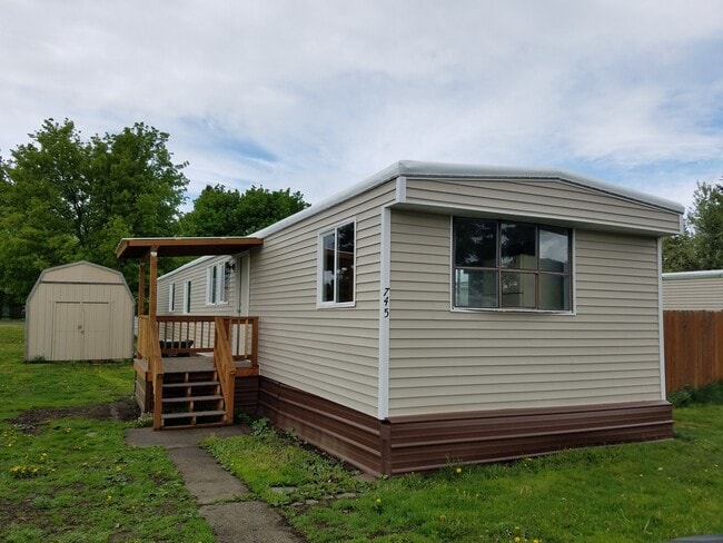 property at 745 E Cozy Acres Ln