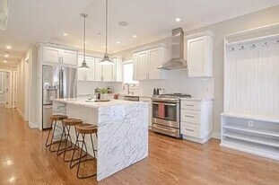 256 E St, Unit 2 in Boston, MA - Building Photo