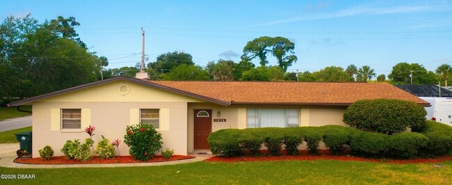 property at 1436 Suwanee Rd