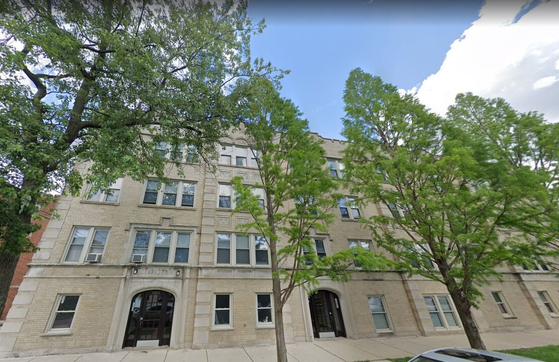 5203 N Bernard St in Chicago, IL - Foto de edificio