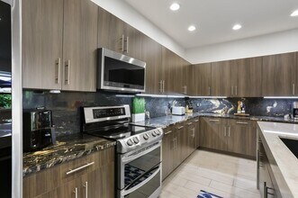 5552 Quiet Lake Pl in Westlake, FL - Building Photo - Building Photo