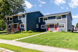 533 Misty Meadow Blvd in Hartford, WI - Building Photo