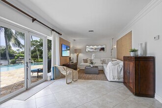 1925 Coral Gardens Dr in Wilton Manors, FL - Foto de edificio - Building Photo