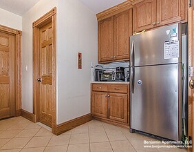 16 S Russell St, Unit 4 in Boston, MA - Building Photo - Building Photo