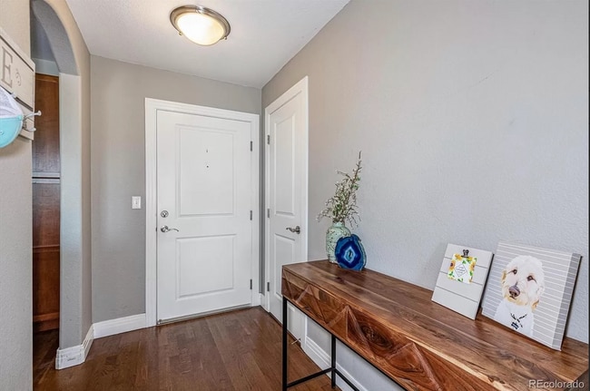 9059 E Panorama Cir, Unit 309 in Englewood, CO - Building Photo - Building Photo