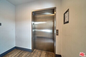 1101 S Harvard Blvd in Los Angeles, CA - Foto de edificio - Building Photo