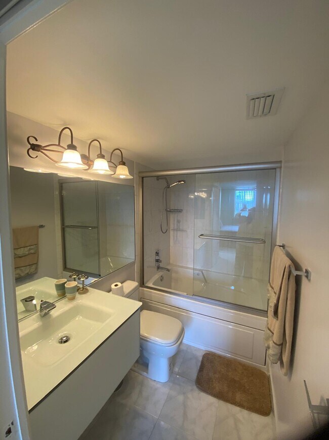 property at 19501 W Country Club Dr