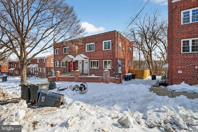 146 Joliet St in Washington, DC - Foto de edificio - Building Photo