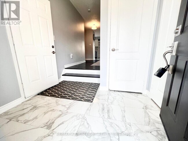126 Edward Jeffreys Ave in Markham, ON - Building Photo - Building Photo