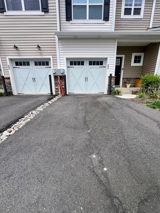 246 Honey Ln in Norristown, PA - Building Photo - Building Photo