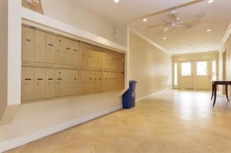 405 Culver Apartments in Playa Del Rey, CA - Building Photo - Interior Photo