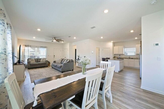 51 Woodsorrel St in Freeport, FL - Building Photo - Building Photo