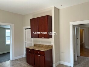 44 Cameron Ave, Unit 1T in Somerville, MA - Building Photo - Building Photo
