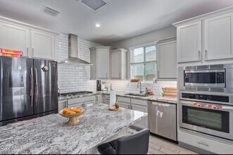 2350 E Lieber Pl in Phoenix, AZ - Building Photo - Building Photo