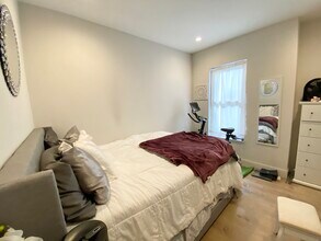 118 Buttonwood St, Unit 1 in Boston, MA - Foto de edificio - Building Photo