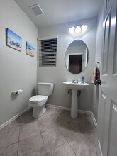 132 Canyon Creek Way in Oceanside, CA - Foto de edificio - Building Photo