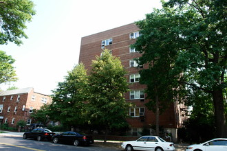 3815 Bowne St in Flushing, NY - Building Photo - Building Photo