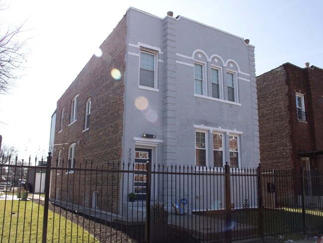 property at 3257 W Warren Blvd