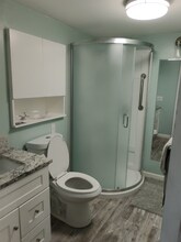 5 Maryland Ave in Gaithersburg, MD - Foto de edificio - Building Photo