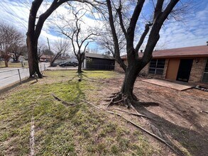 2722 N St Augustine Rd in Dallas, TX - Building Photo - Building Photo