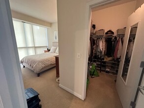 303 W Ohio St, Unit 1405 in Chicago, IL - Foto de edificio - Building Photo