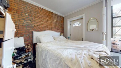 422 E 9th St in New York, NY - Building Photo - Building Photo