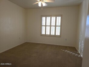 5249 E Shea Blvd in Scottsdale, AZ - Foto de edificio - Building Photo