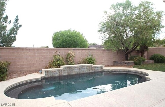 8615 Muirfield Village Ct in Las Vegas, NV - Building Photo - Building Photo